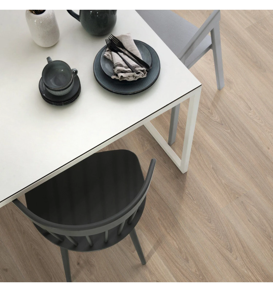 Ламінат EGGER Classic Plank 8/32 Дуб Ам'єн світлий EPL102 (H2730)